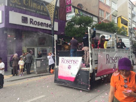 Festivale Gülbirlik damgası