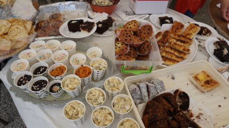 Okul yararı için kermes düzenlendi
