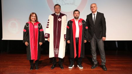 SDÜ Ödül ve Akademik Biniş Giyme Töreni düzenledi