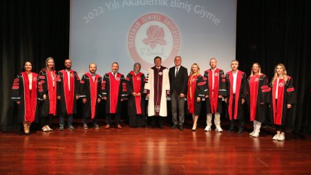 SDÜ Ödül ve Akademik Biniş Giyme Töreni düzenledi