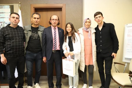 Dereceye giren öğrencilere ödülleri verildi