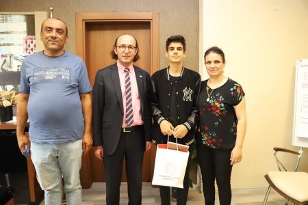 Dereceye giren öğrencilere ödülleri verildi
