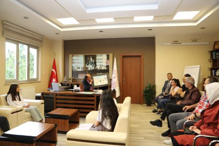 Dereceye giren öğrencilere ödülleri verildi