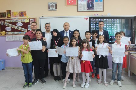 Şarkikaraağaç'ta karne heyecanı