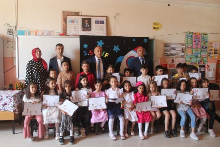 Şarkikaraağaç'ta karne heyecanı