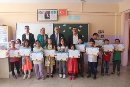 Şarkikaraağaç'ta karne heyecanı