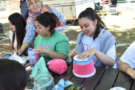 Öğrenciler atık malzemelerden tasarım yaptılar