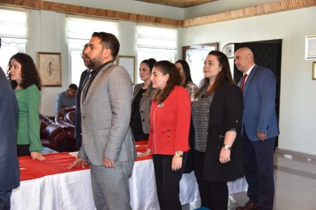 Memuriyete geçerek yemin ettiler