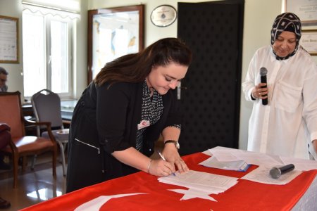 Memuriyete geçerek yemin ettiler