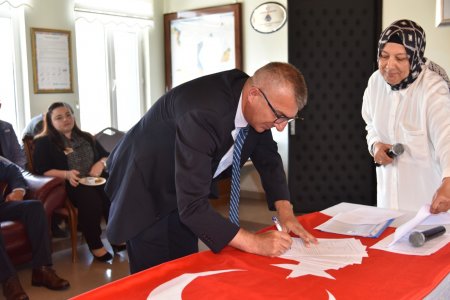 Memuriyete geçerek yemin ettiler