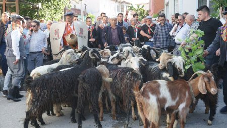 400 yıllık Kurban İndirme geleneği