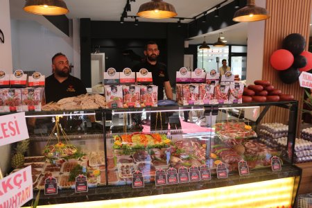 Tayfun Et Şarküteri açıldı