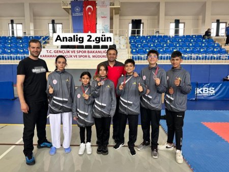 Kız ve erkek karate takımları yarı finale çıkmayı başardı