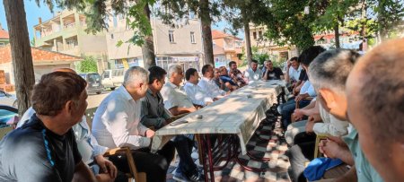 Milletvekili Zabun bayramda ilçe ilçe geziyor