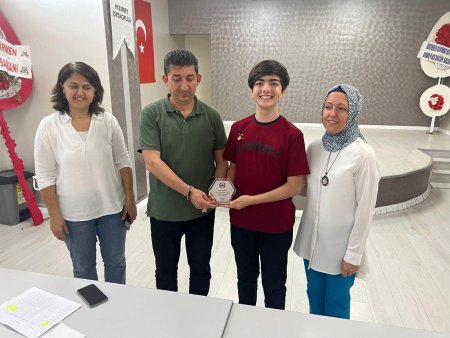 Hızırbey Ortaokulu başarıyı ödüllendiriyor