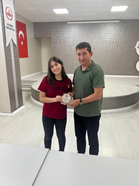 Hızırbey Ortaokulu başarıyı ödüllendiriyor