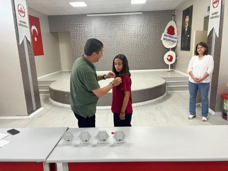 Hızırbey Ortaokulu başarıyı ödüllendiriyor