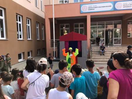 Yalvaç Belediyesi çocuklarla bir arada