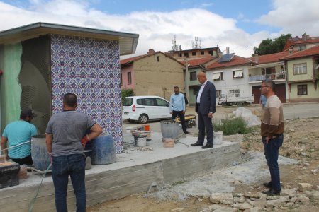 Şarkikaraağaç'ta türbeler yeniden yapılıyor