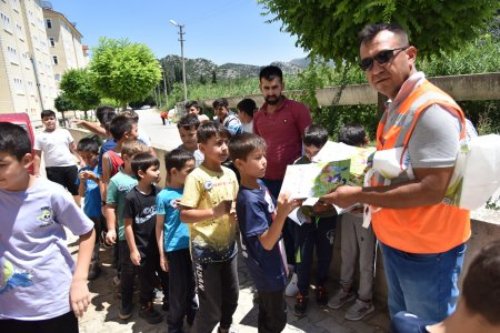 Eğirdir'de tüm mahalleler temizlik programıyla temizleniyor
