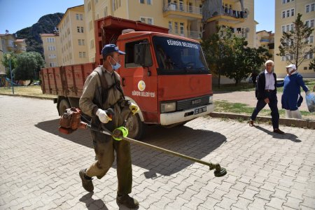 Eğirdir'de tüm mahalleler temizlik programıyla temizleniyor