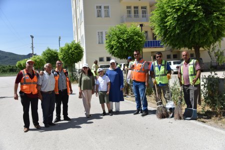 Eğirdir'de tüm mahalleler temizlik programıyla temizleniyor