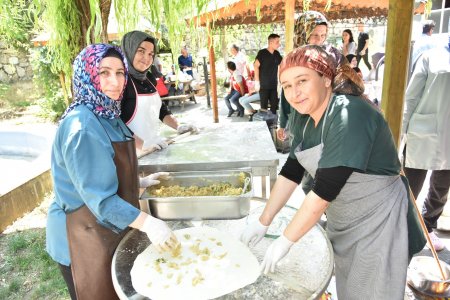 Eğirdir Huzurevinde gözleme etkinliği yapıldı 