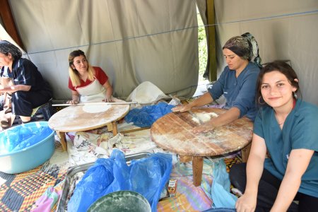 Eğirdir Huzurevinde gözleme etkinliği yapıldı 