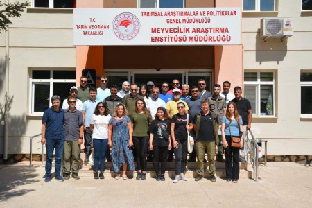 Eğirdir'de Tıbbi Aromatik Bitkiler konulu konferans verildi 
