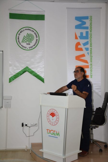 Eğirdir'de Tıbbi Aromatik Bitkiler konulu konferans verildi 