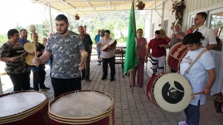 Zihinsel engelli bireyleri topluma kazandıran dernek