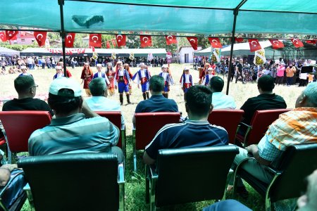 Vali Baruş Pazar mesaisini Eğirdir ve Aksu ilçelerine ayırdı