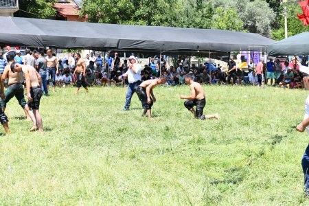Vali Baruş Pazar mesaisini Eğirdir ve Aksu ilçelerine ayırdı