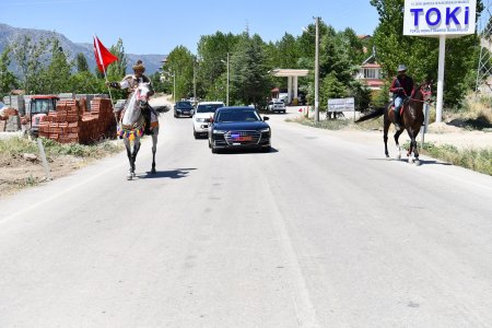Vali Baruş Pazar mesaisini Eğirdir ve Aksu ilçelerine ayırdı