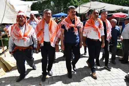 Vali Baruş Pazar mesaisini Eğirdir ve Aksu ilçelerine ayırdı