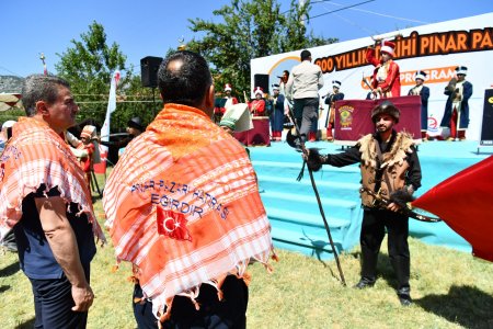 Vali Baruş Pazar mesaisini Eğirdir ve Aksu ilçelerine ayırdı