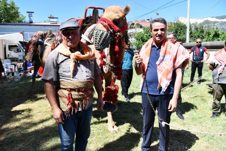 Vali Baruş Pazar mesaisini Eğirdir ve Aksu ilçelerine ayırdı