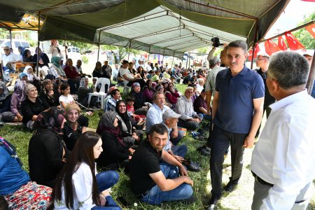 Vali Baruş Pazar mesaisini Eğirdir ve Aksu ilçelerine ayırdı