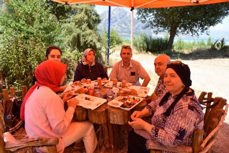 Isparta Basını, Eğirdir'de bayram yaptı