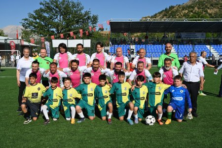 Ispartaspor'un emektar futbolcuları sahada