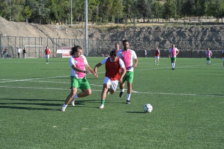Ispartaspor'un emektar futbolcuları sahada