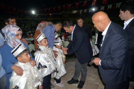 Şarkikaraağaç'ta Geleneksel Sünnet Şöleni coşkuyla kutlandı