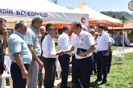 Isparta Milletvekilleri Eğirdir’e gelerek sorunları dinledi