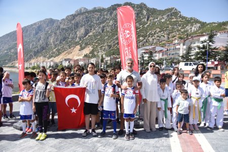 Eğirdir Gölü kıyısında 150 Km'lik zafer yolculuğu