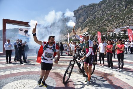 Eğirdir Gölü kıyısında 150 Km'lik zafer yolculuğu
