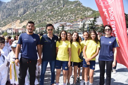 Eğirdir Gölü kıyısında 150 Km'lik zafer yolculuğu