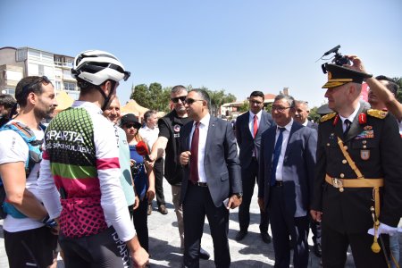 Eğirdir Gölü kıyısında 150 Km'lik zafer yolculuğu