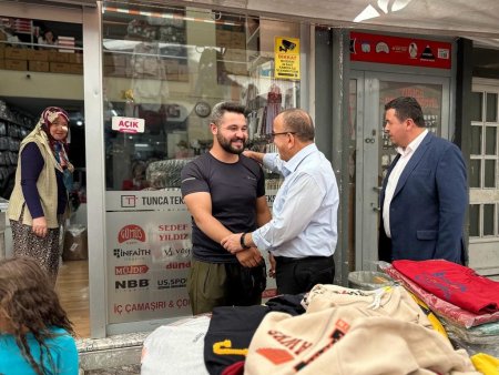 Başkan Tural, Salı Pazarı esnafıyla buluştu