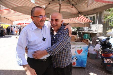 Başkan Tural, Salı Pazarı esnafıyla buluştu