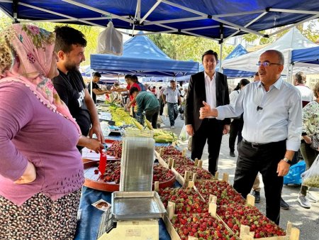 Başkan Tural, Salı Pazarı esnafıyla buluştu
